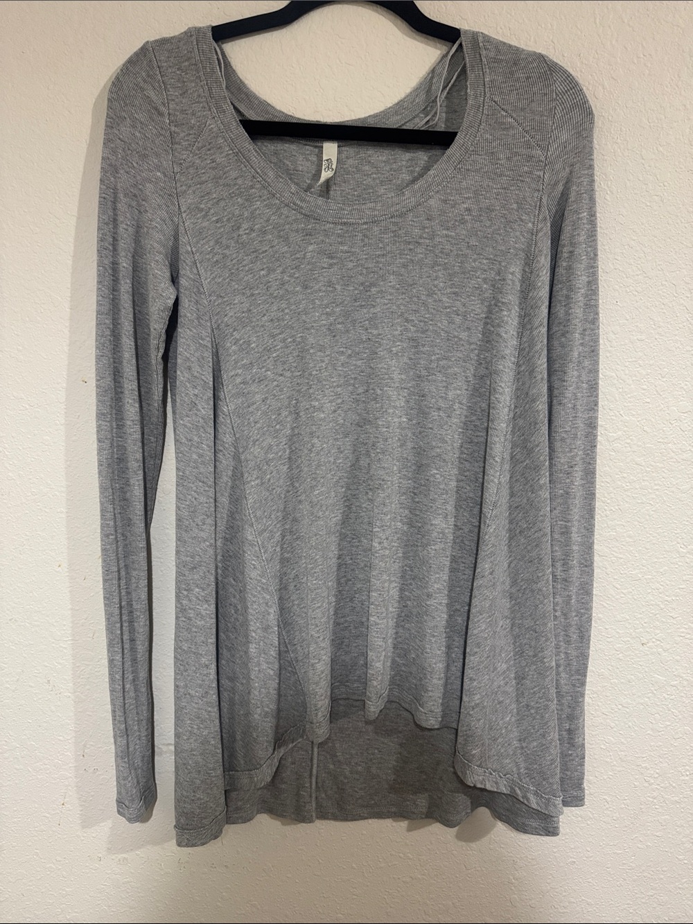 Women's Gray Long-Sleeve Scoop Neck Top